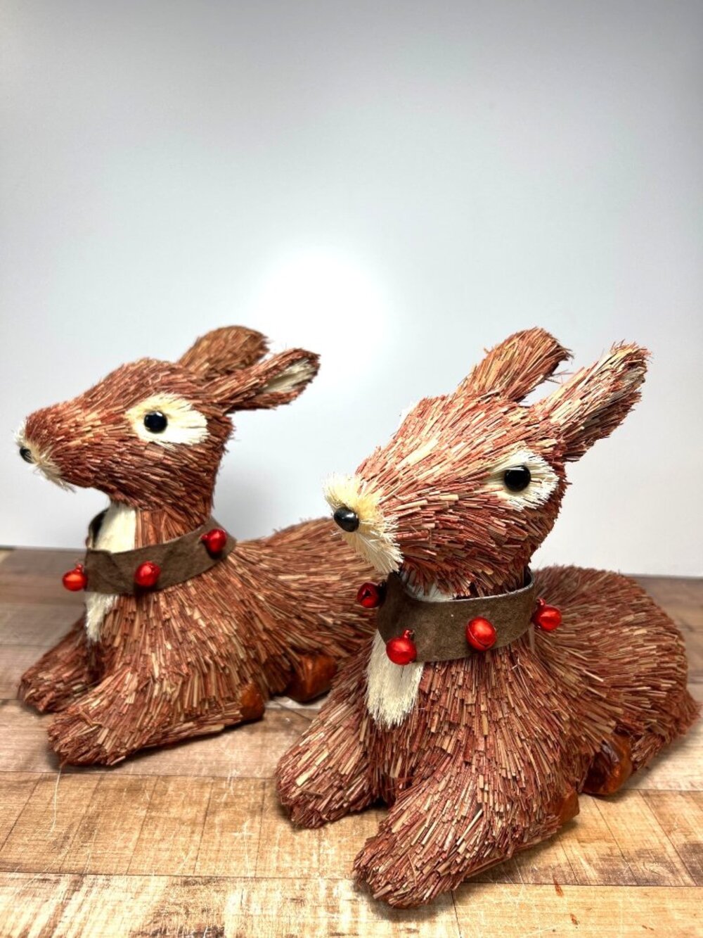 Set Of 2 Straw Deer Christmas Decorations Red Bell Collars Rustic Holiday Accent